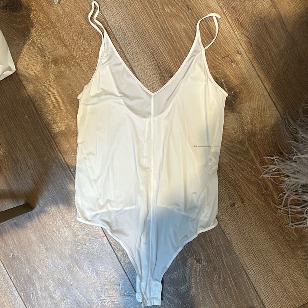 UNIQLO X ALEXANDER WANG Airism Sleeveless V-Neck White Bodysuit